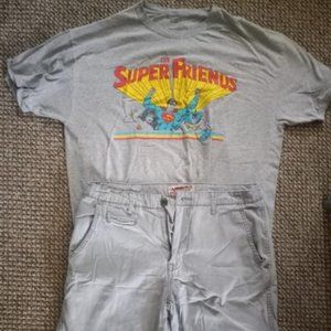 Lootcrate  X-Large t-Shirt with size 33 Arizona Shorts